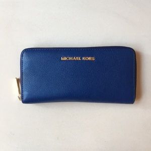 Michael Kors ‘Jet Set’ Leather Travel Wallet
